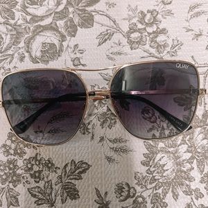 Quay Australia x Chrissy Teigen Stop & Stare Gold Frame Smoke Lens Aviator 56mm